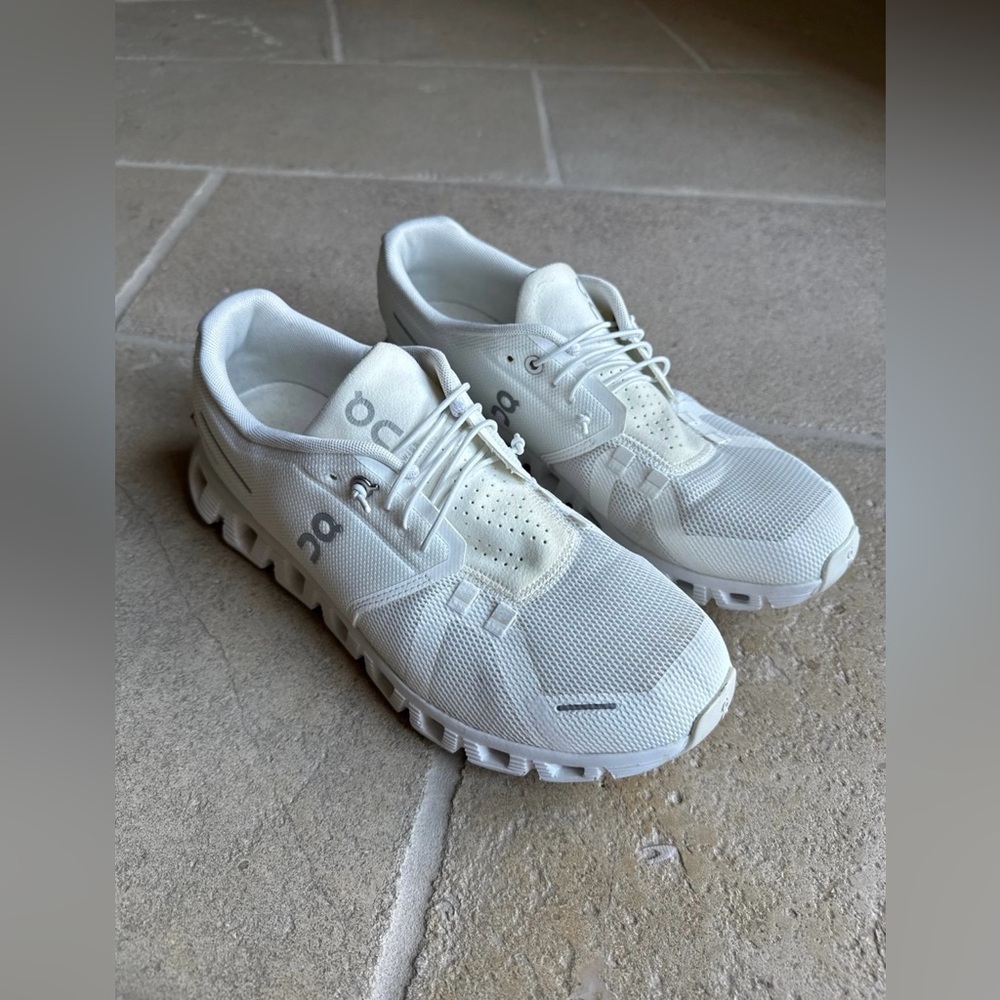 Men's On Cloud 5 Low Top Sneakers, Size 9